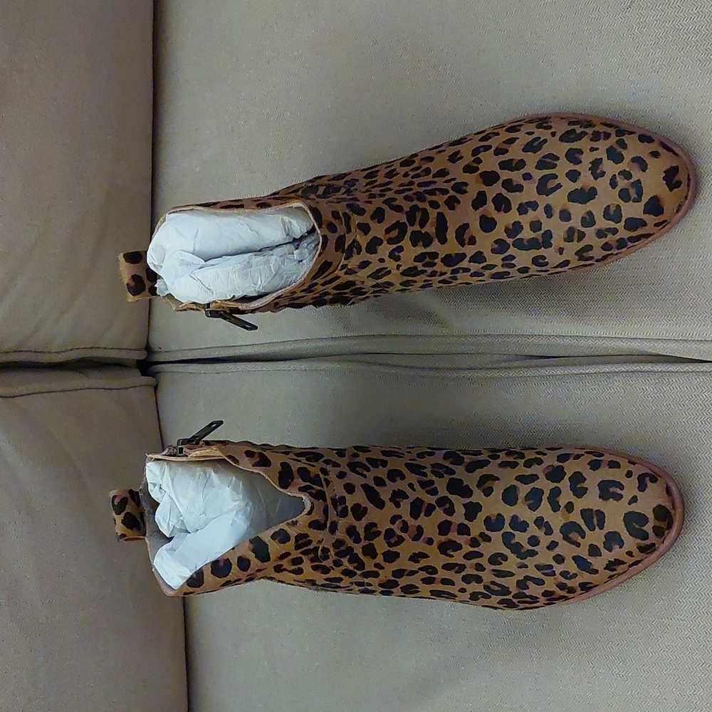 Ladies UGG Short Boots